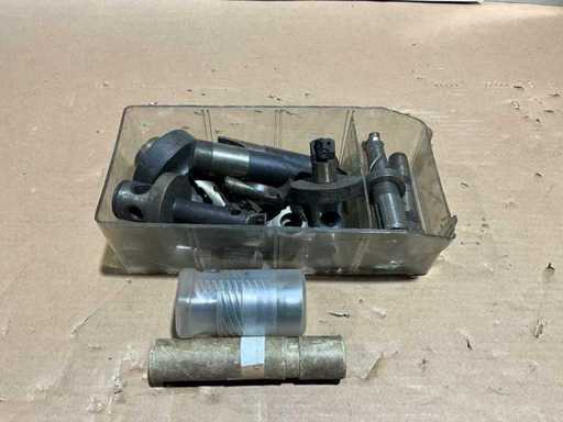 Veel boor- en freesgereedschap