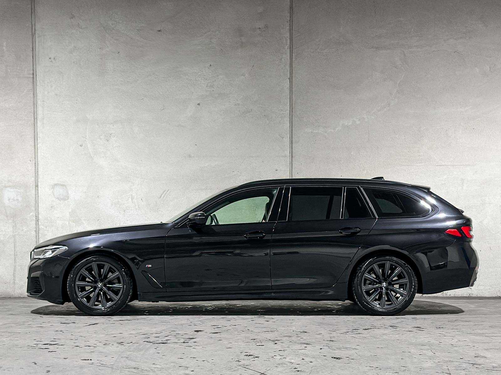 BMW 520i Touring High Executive Edition M-Sport 184pk 2021 (Origineel-NL) 5-Serie G31, L-194-JX