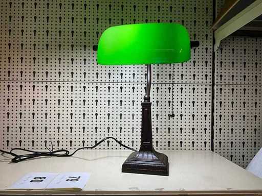 Desk lamp