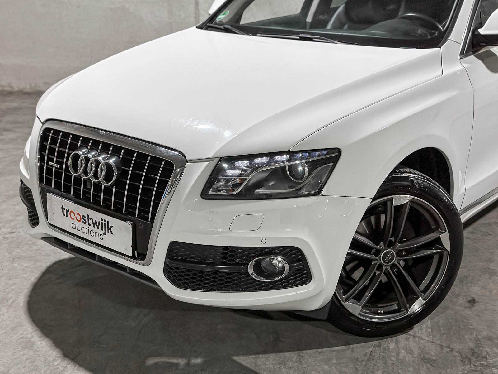 Audi Q5 3.2 FSI V6 Quattro Pro Line 269pk 2010, J-936-ZV