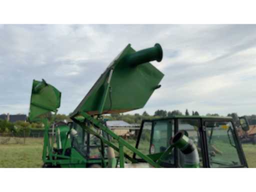 cfe67f70-068b-44b2-9fc8-9df35d32d20b.mp4