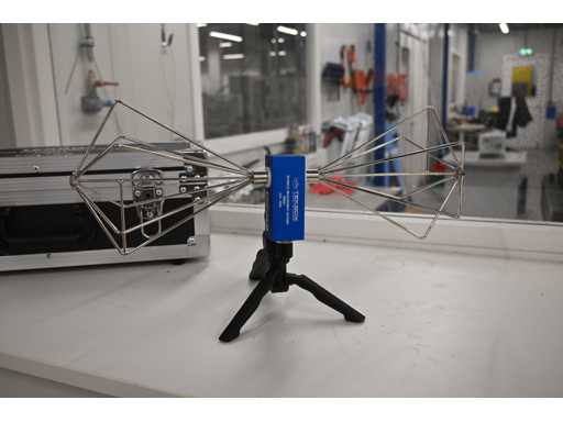 TekBox TBMA1 Biconical Measurement Breitbandantenne