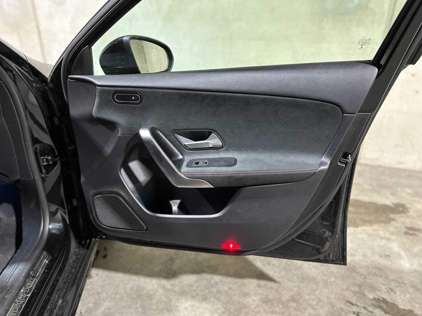 Mercedes-Benz A200 Business Solution AMG A-klasse 163pk 2020 (Origineel-NL), J-049-DZ