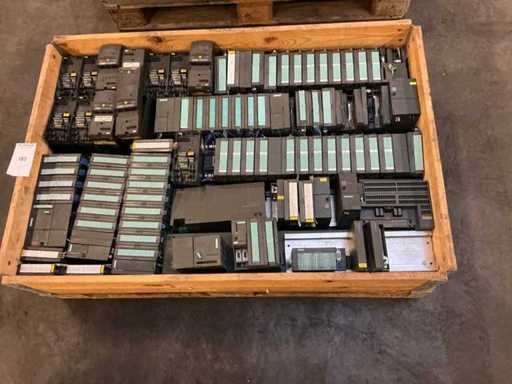 Charge von Siemens-Simatic-Modulen