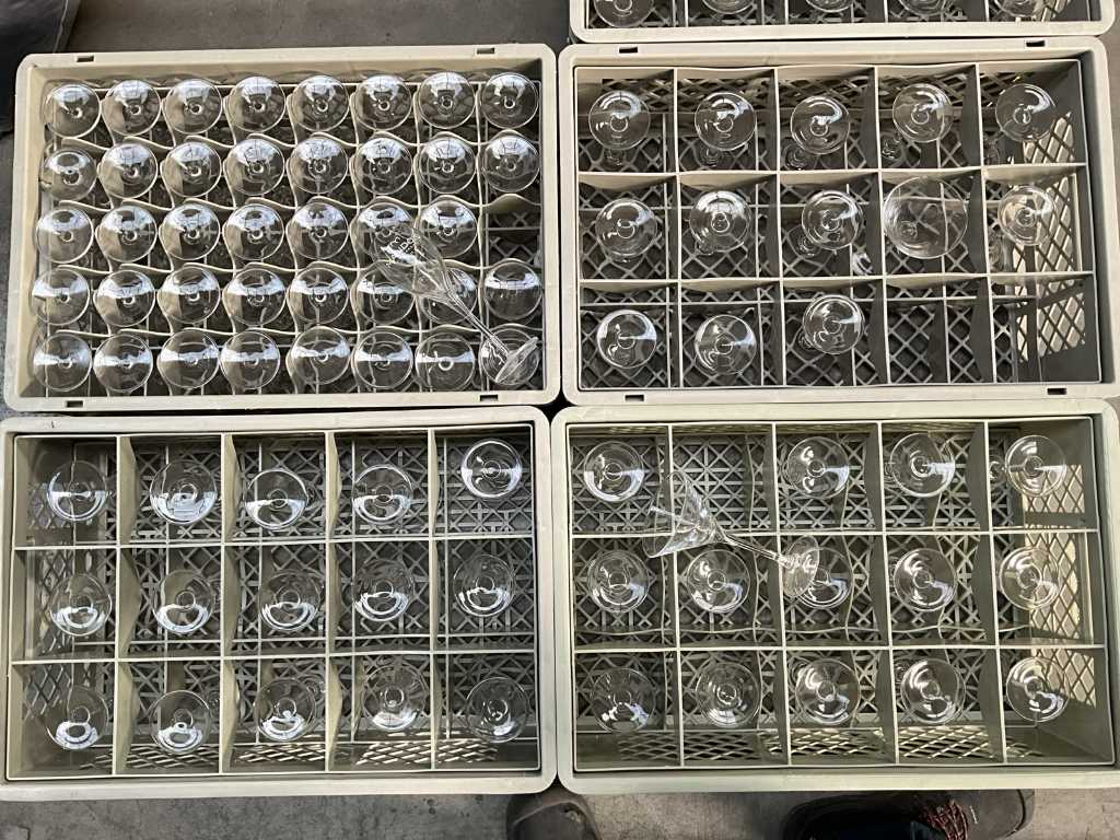 7x glass crates filled with glasses + miscellaneous