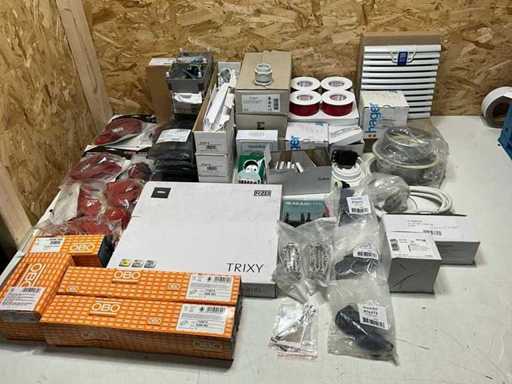 Partia różnych materiałów elektrycznych