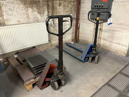   Hand Pallet Truck Lot