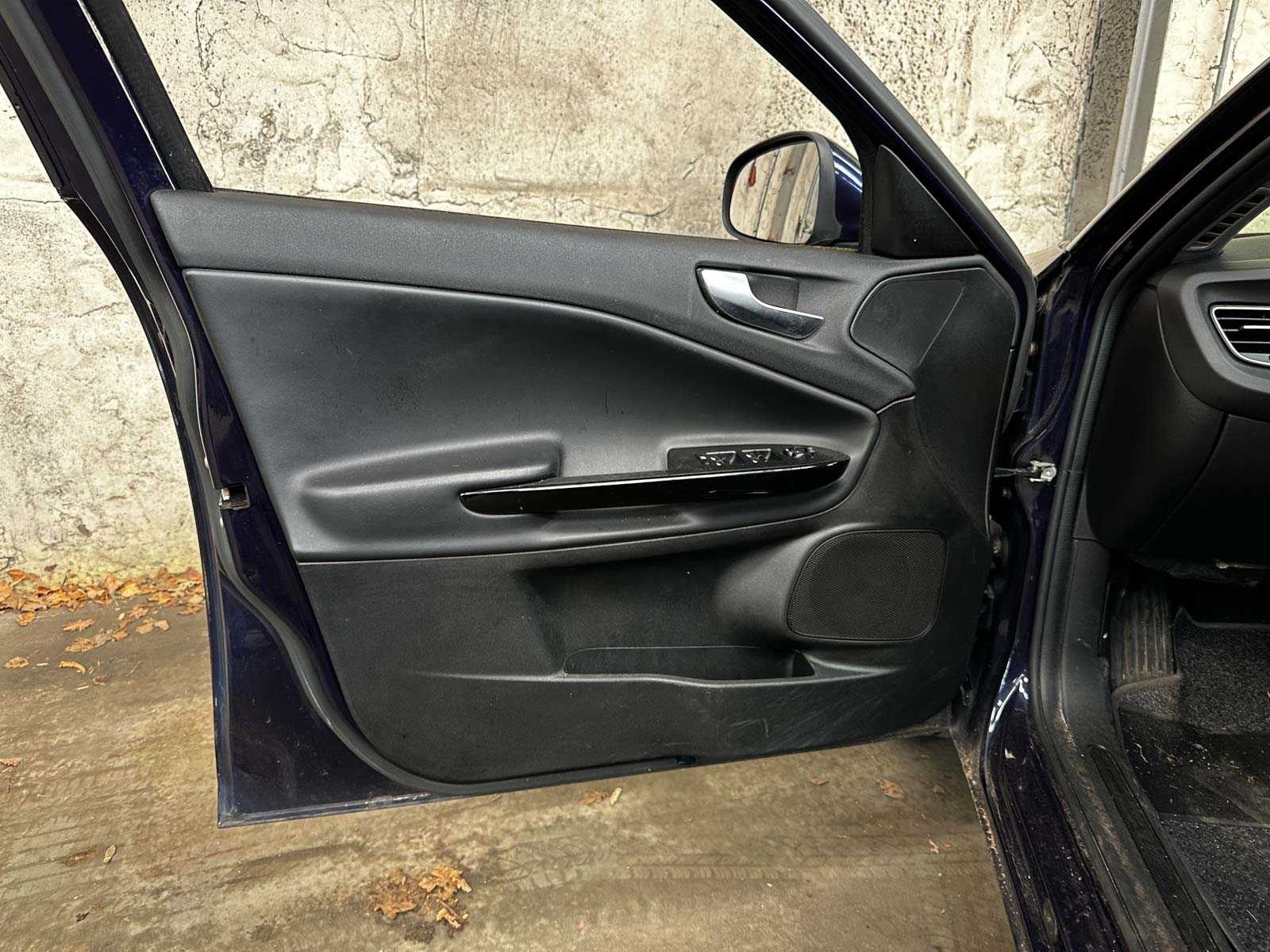 Alfa Romeo Giulietta 1.4 T Distinctive 170pk 2012 (Origineel-NL), 00-XKP-5