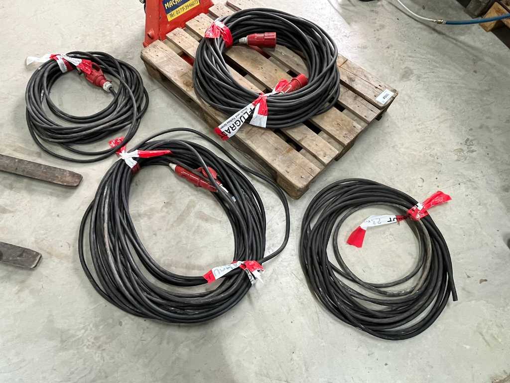 Power cables (4x)