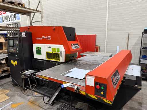 Machine à poinçonner CNC AMADA ARIES 245