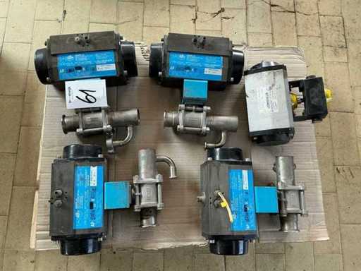 Materials and warehouse stocks