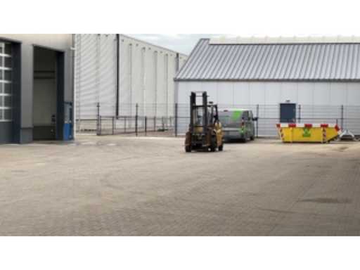 e4f5e5c7-7108-48fe-ba3f-6255a0a5bf93.mp4