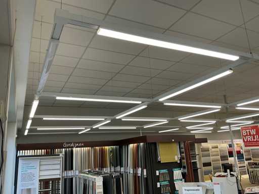 Winkelverlichting 100 meter rails met ledbalken en 18 spots