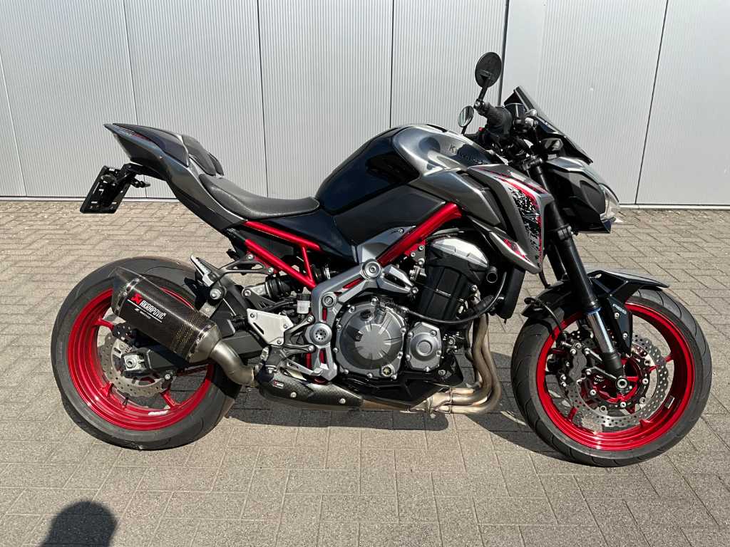 Kawasaki 900 2019