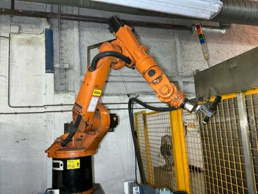 Robot industrial KUKA KR 15/2 de 2000