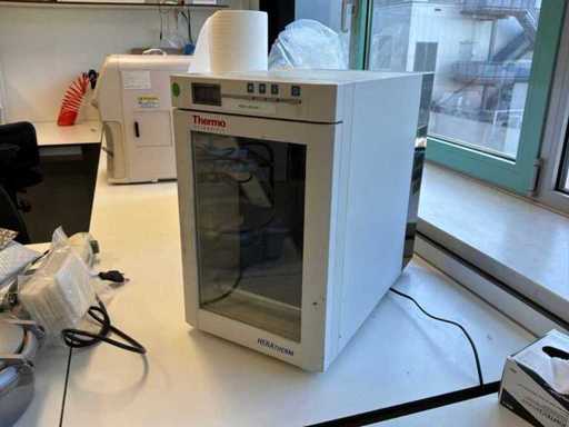2016 Thermo Scientific Heratherm IMC 18 Laboratoriumincubator