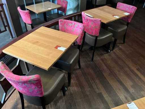 De Arend - 2 restauranttafels en 4 stoelen