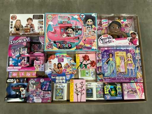 Jucăriile includ Lego, Star Wars și Pokémon