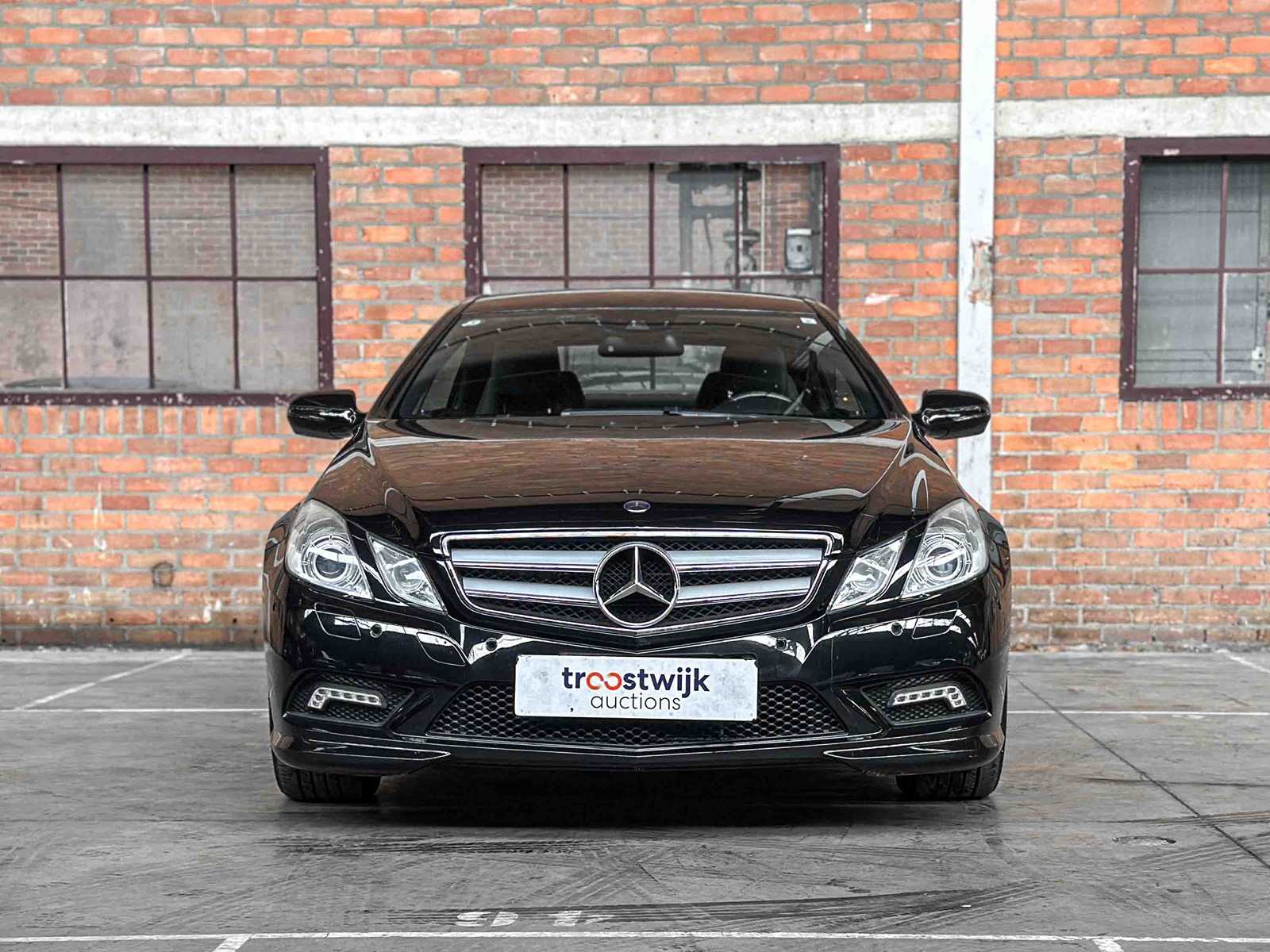 Mercedes-Benz E500 AMG coupé 5.5 V8 388pk 2009 E-klasse Youngtimer