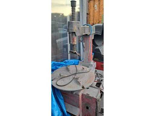 Reifenentfernung und Montagevorrichtung