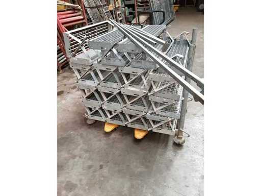Yard stairs (2x)