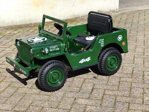 Mini-jeep electric cu încărcător
