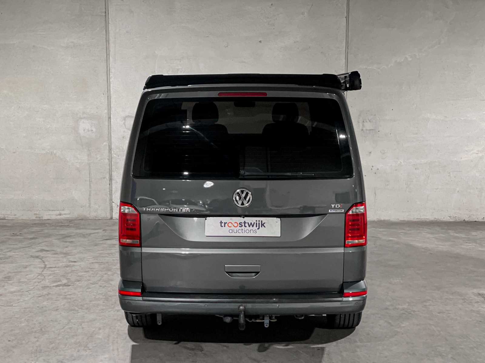Volkswagen Transporter T6 Camper 2.0 4P -Self-build- 140hp 2016 (automatic), S-456-LJ