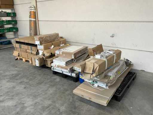 Różne chłodnice i tylne płyty obudowy klimatyzacji