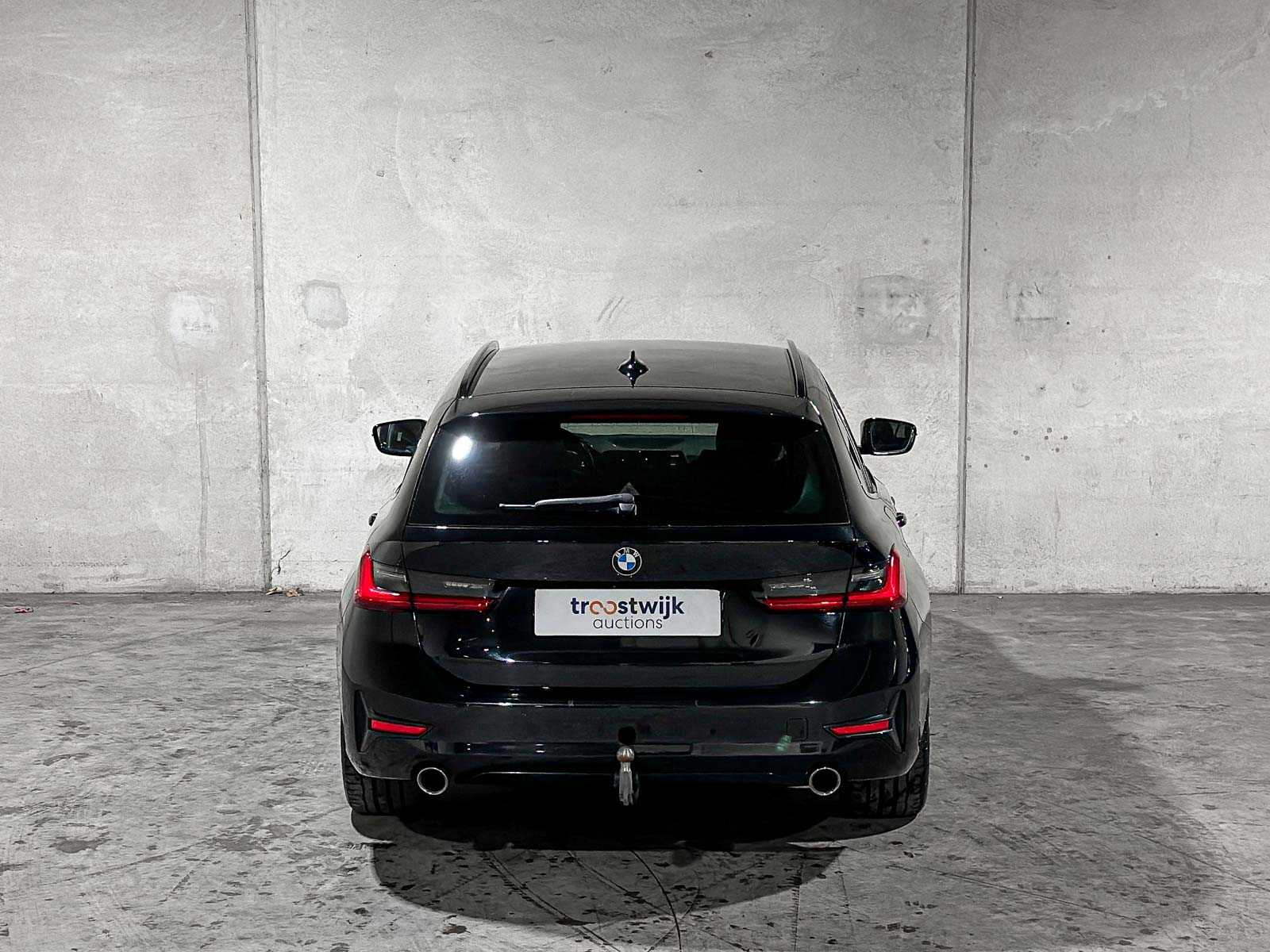 BMW 330e Touring Business Edition Plus 184pk 2021 3-serie (Origineel-NL + 1e Eigenaar) L-480-TL