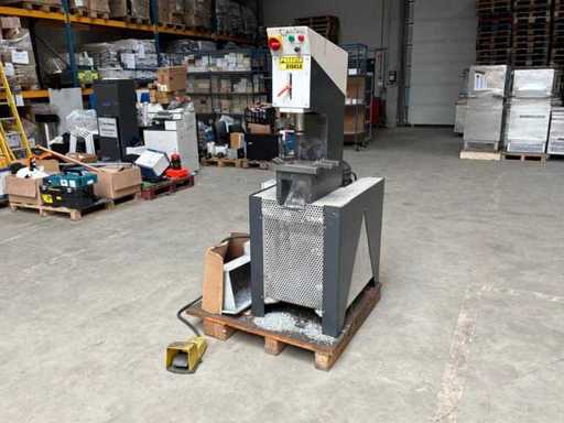 Mașină de perforat Pressta Eisele Dyno 15 2019