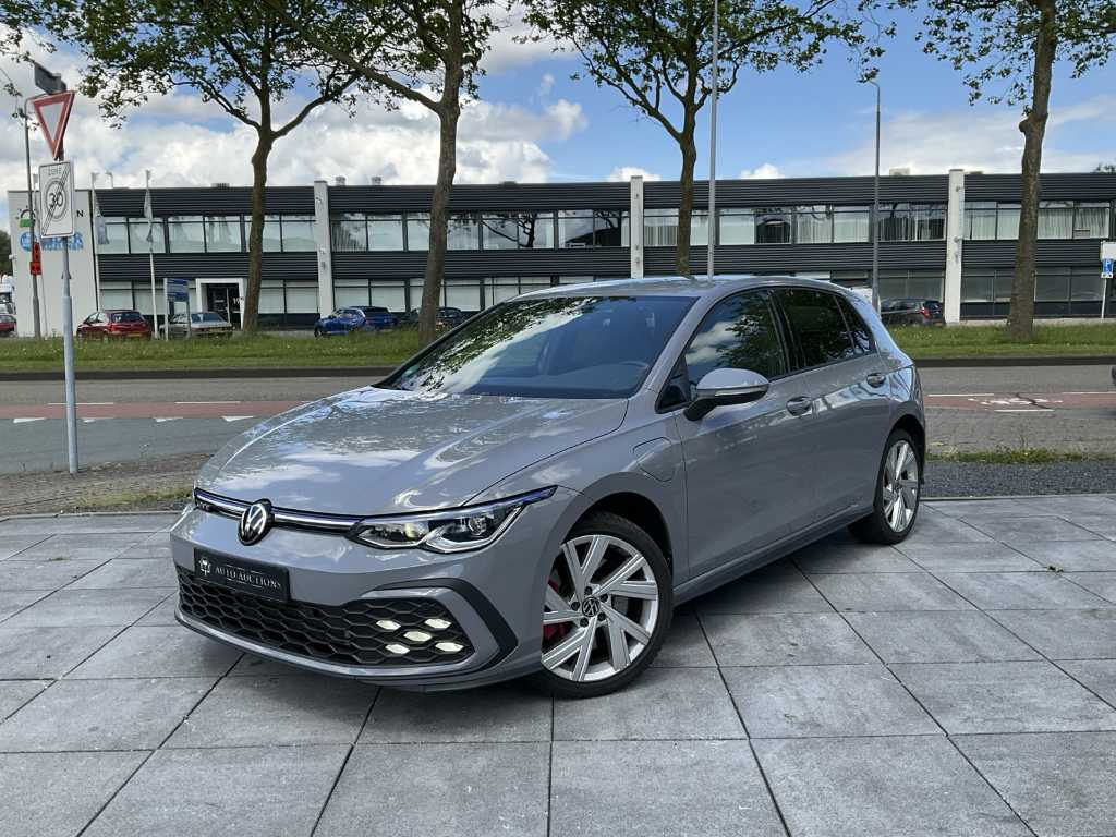 Volkswagen Golf GTE 1.4 eHybrid PHEV 245CP Automat 2022 IQ Light Matrix LED 18 "Inch