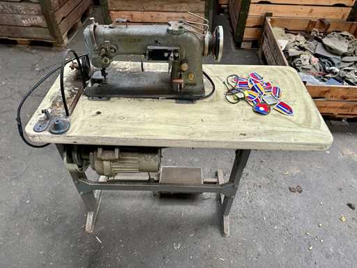 Singer - Ma?in? de cusut industrial?