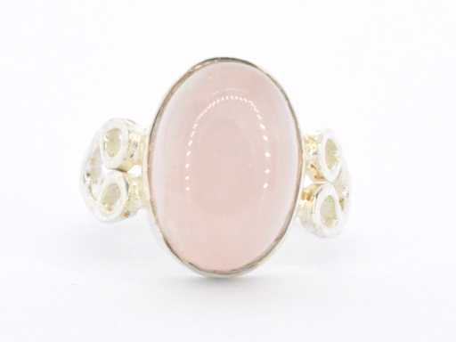 Zilveren ring met roze quartz