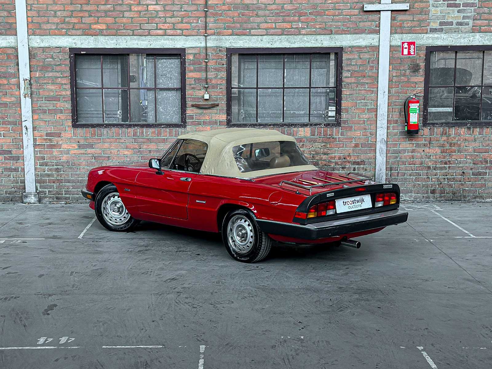Alfa Romeo Spider 2.0 118pk 1987, NS-842-F