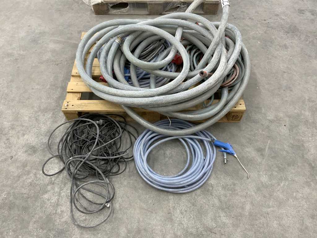 Batch of air, electricity and water hoses