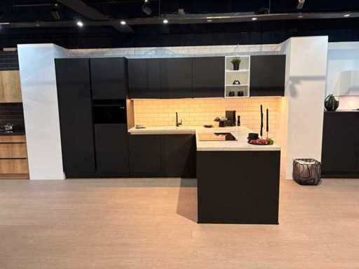 Nolte – kuchnia w salonie z urządzeniami Samsung