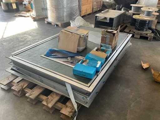 Kozijn met deur (4x)