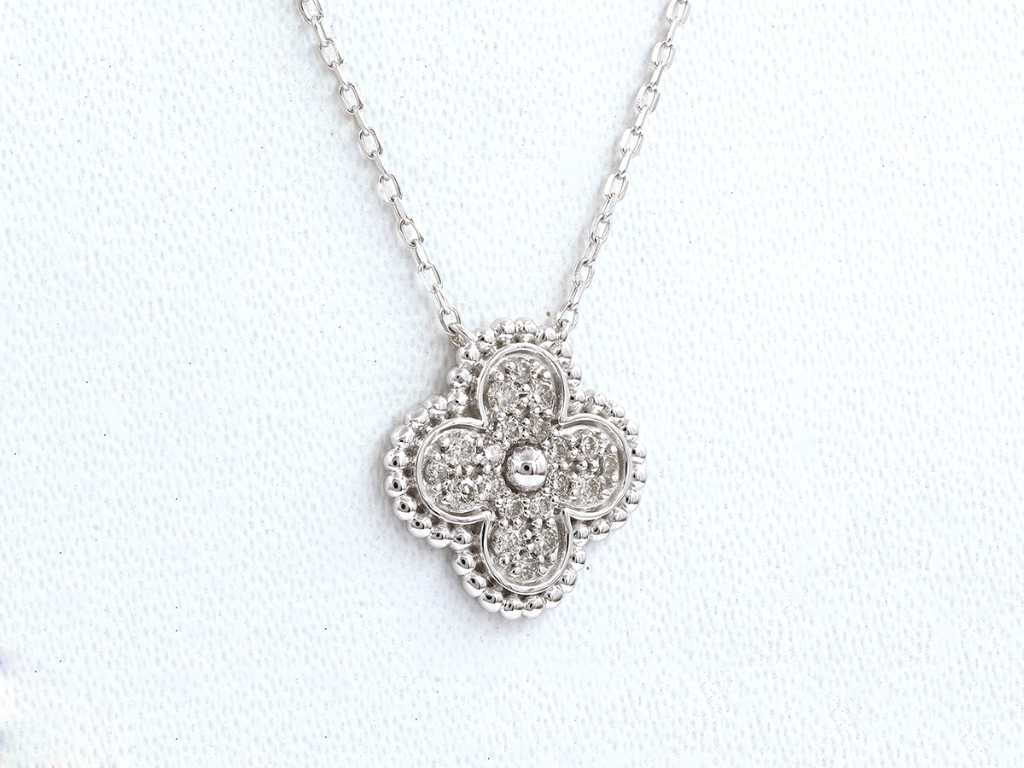 14 KT White gold Necklace with Pendant With Natural Diamonds