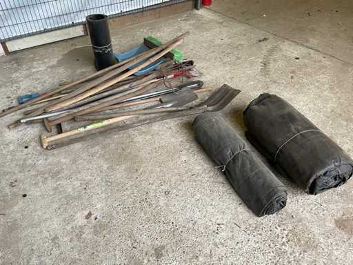 Łopaty, motyki i łopaty