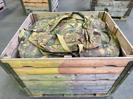 Lot de grands sacs en imprimé camouflage