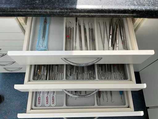 Partij tandheelkundige handinstrumenten