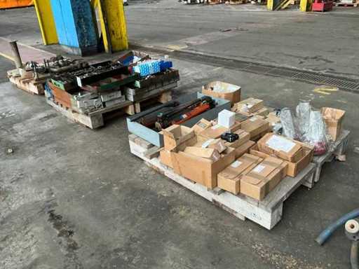 Batch of various parts