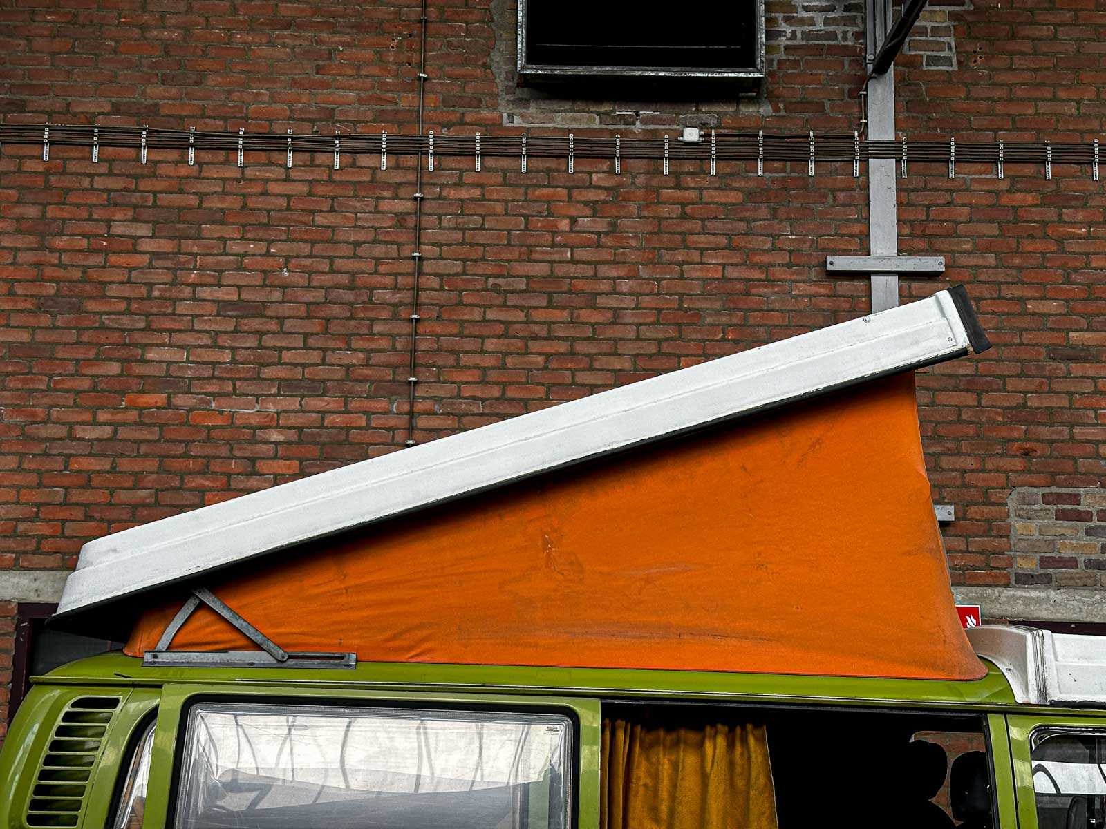 Volkswagen 23 Kampeerauto 1977, 00-SL-64 Camper