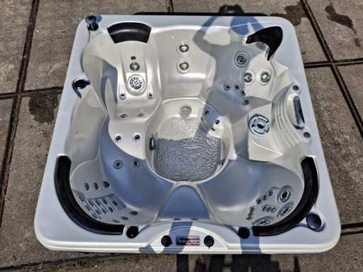 Platinum Spa USA, jacuzzi american pentru 5 persoane și spa în aer liber