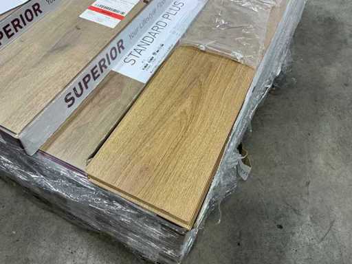 Superior - Standard plus - Oak Nature - Podłoga laminowana 74 m2
