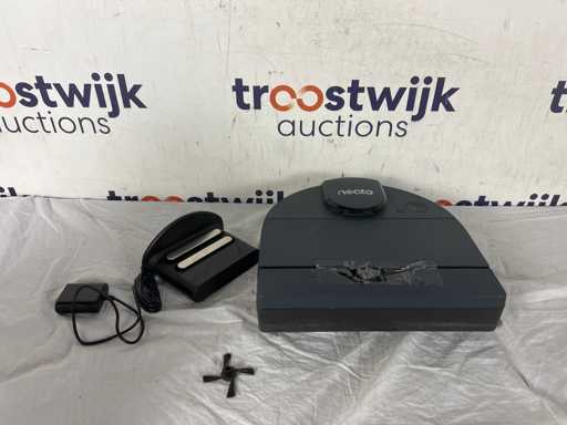 Neato Robotics D8 - Intelligent Robot Vacuum Cleaner