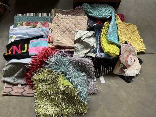 Mescola molte coperture decorative in lino e altre