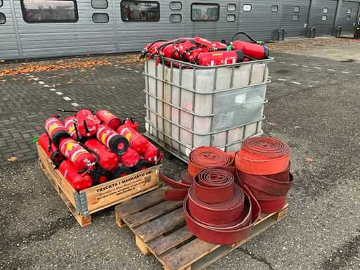 Partij Brandblussers En Slangen