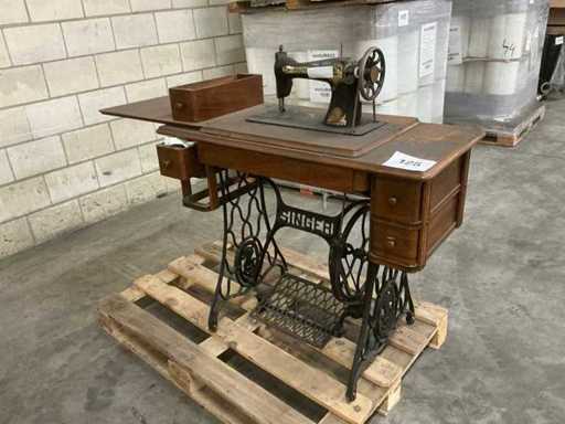 Singer Sewing Machine