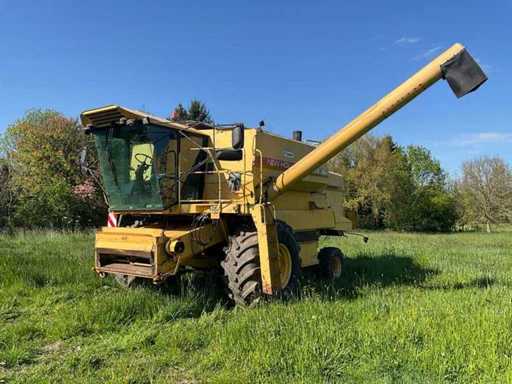 1992 New Holland TX 36 Combine